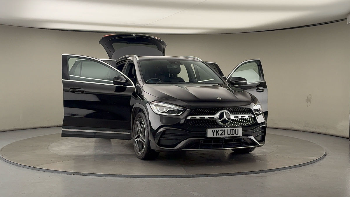 More views of Mercedes-Benz GLA