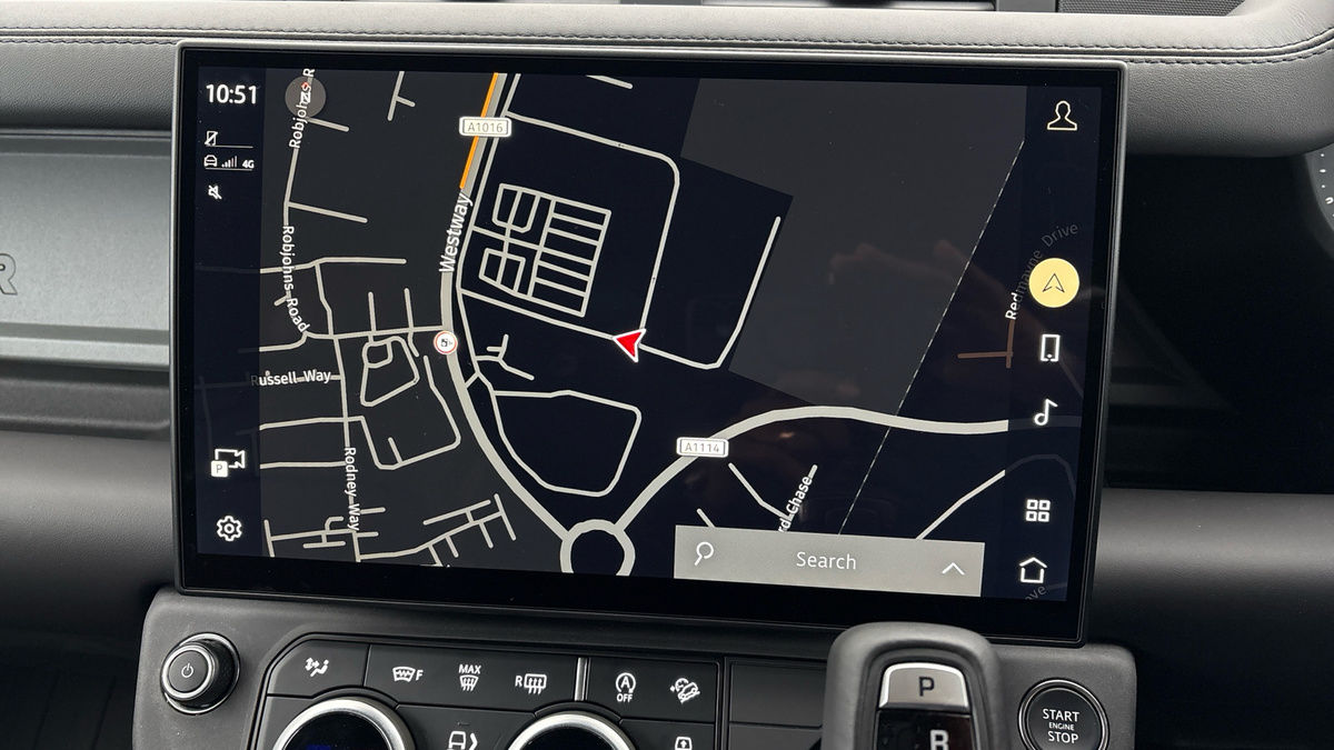 Land Rover Defender 90 Image 17