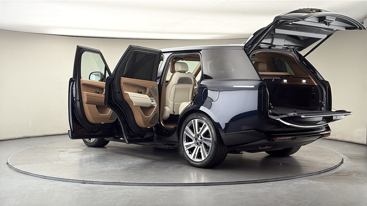 More views of Land Rover Range Rover