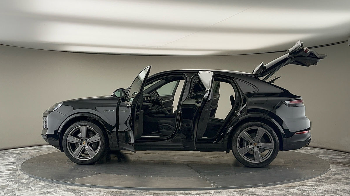 More views of Porsche Cayenne