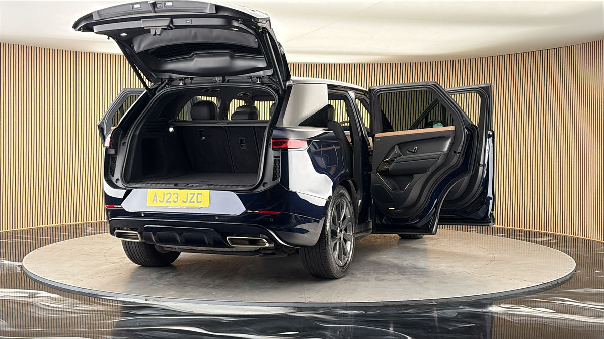 More views of Land Rover Range Rover Sport