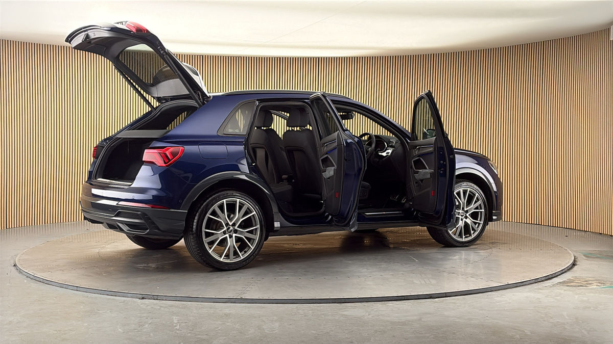 More views of Audi Q3