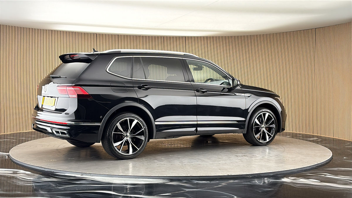 More views of Volkswagen Tiguan Allspace