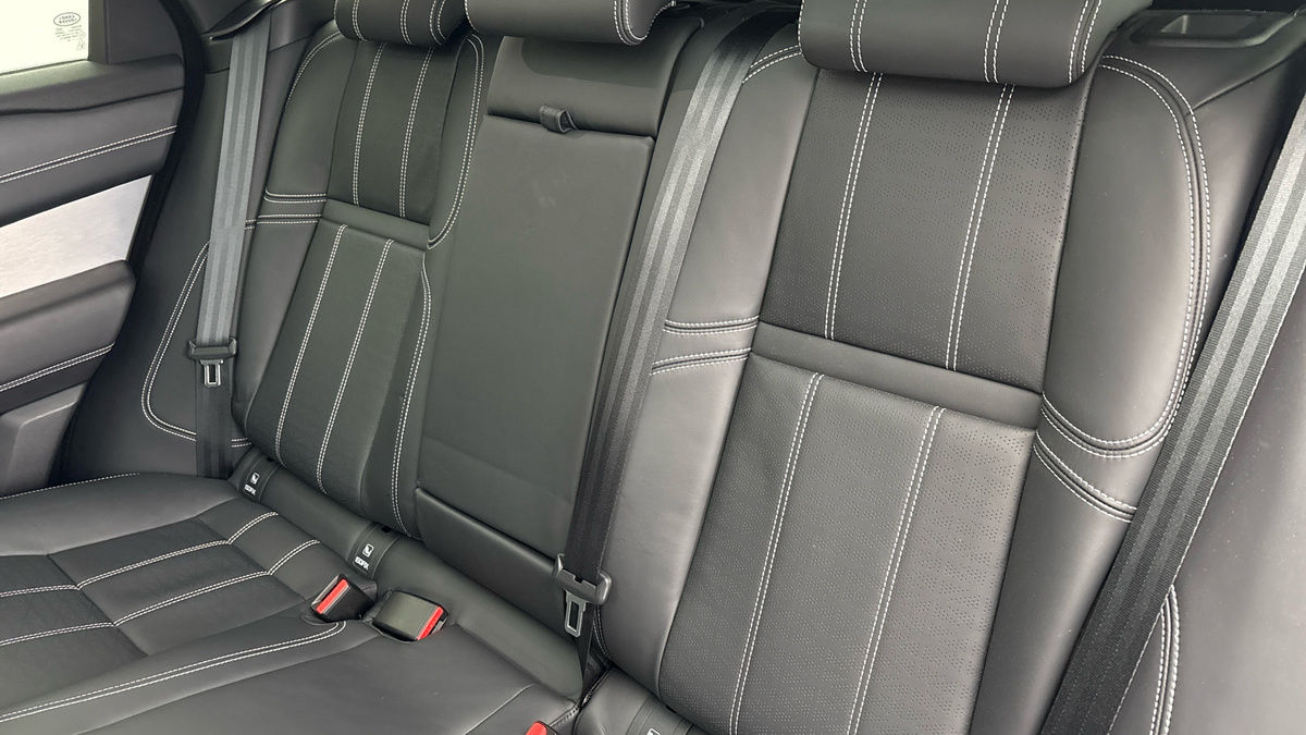 Land Rover Range Rover Velar Image 8