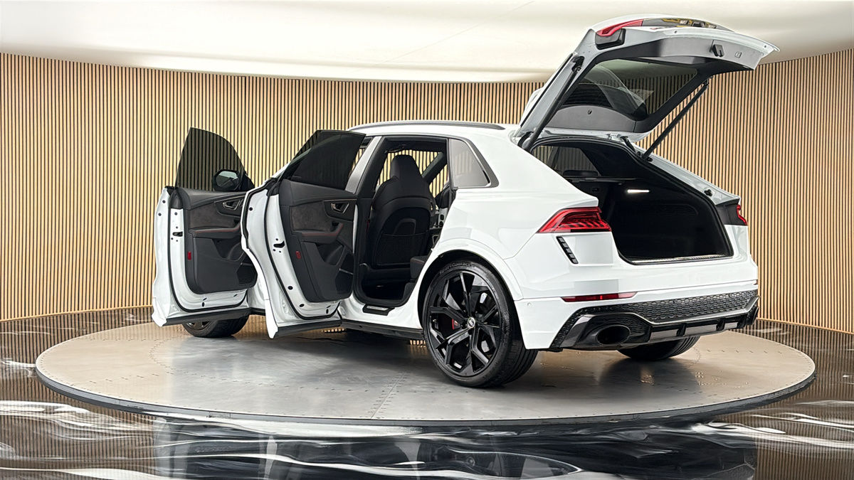 More views of Audi RSQ8