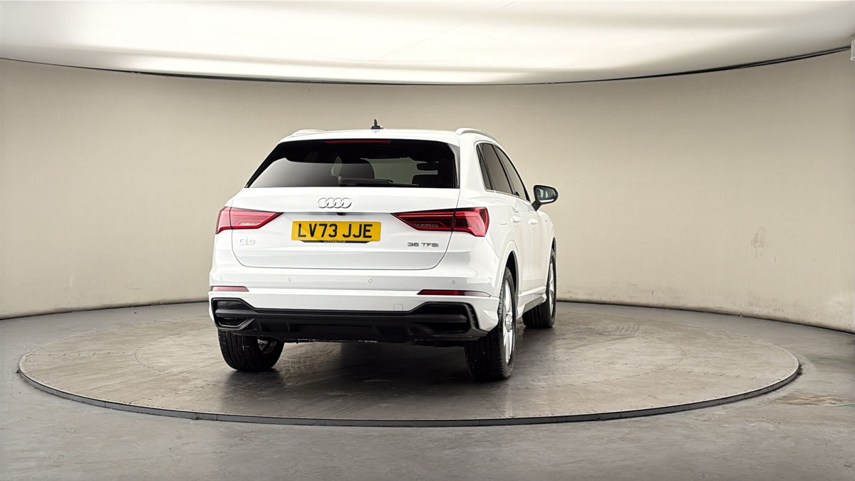 More views of Audi Q3