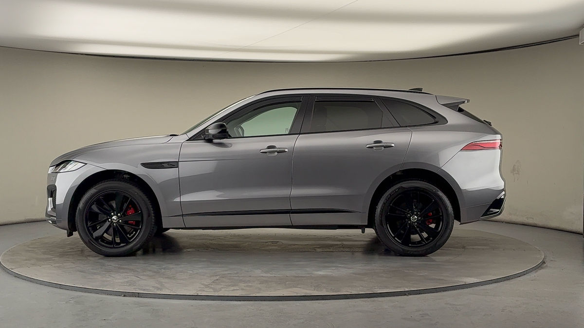 Jaguar F-PACE Image 15