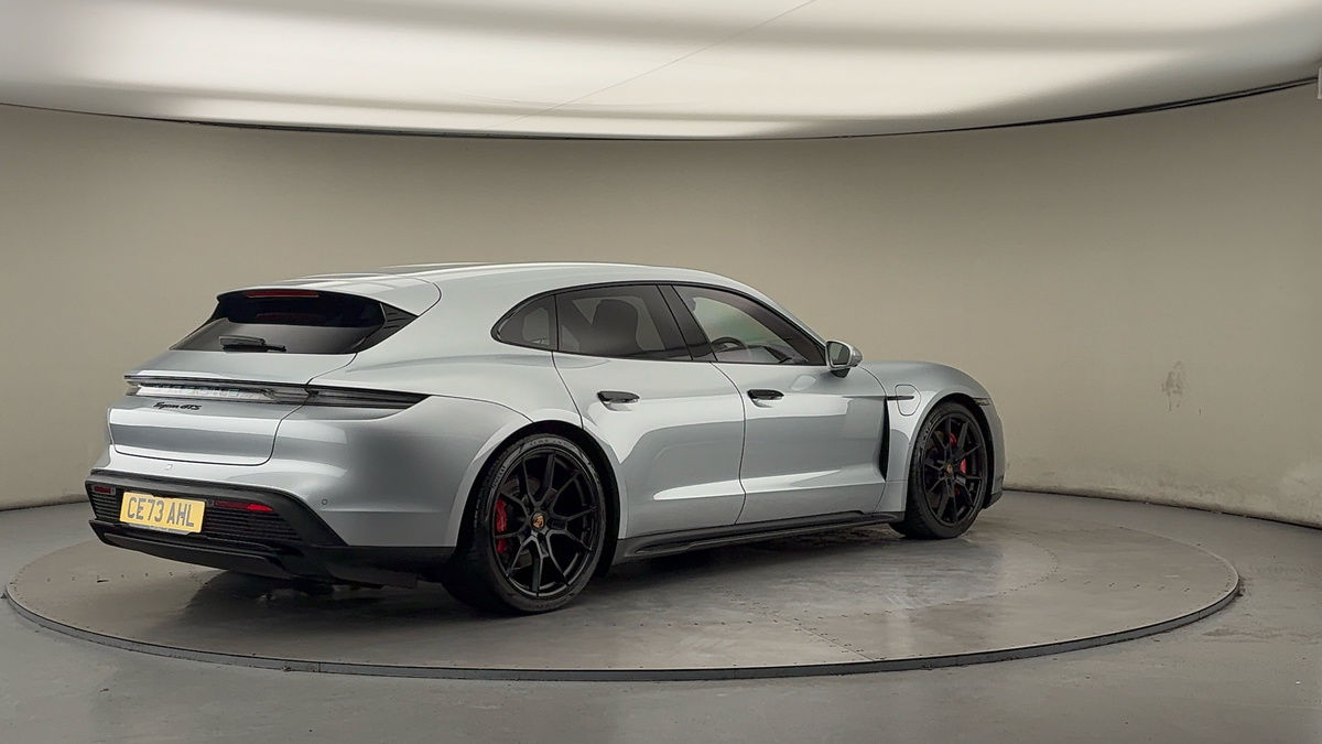 Porsche Taycan Image 22