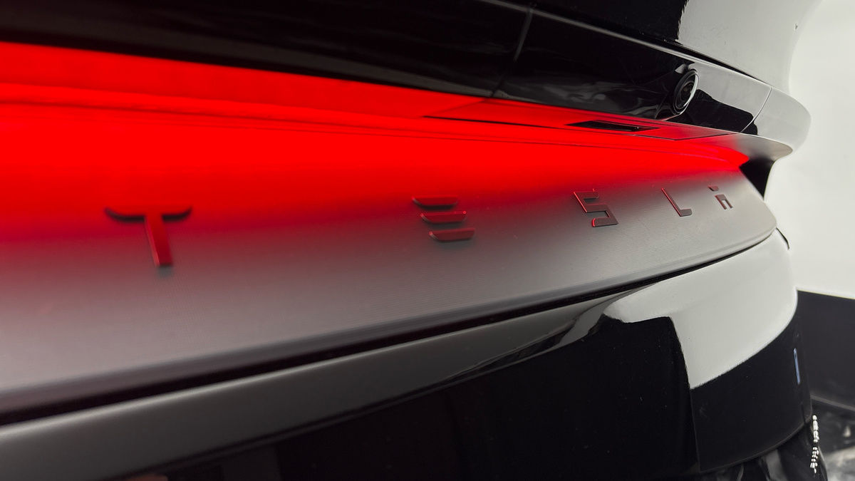Tesla Model Y Image 24