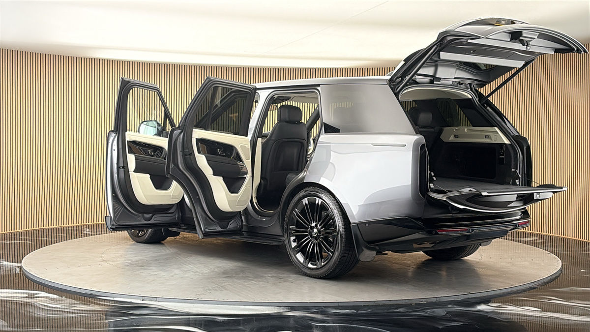 More views of Land Rover Range Rover