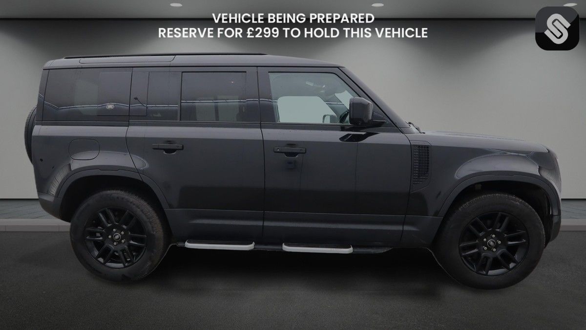 Land Rover Defender 110 Image 5