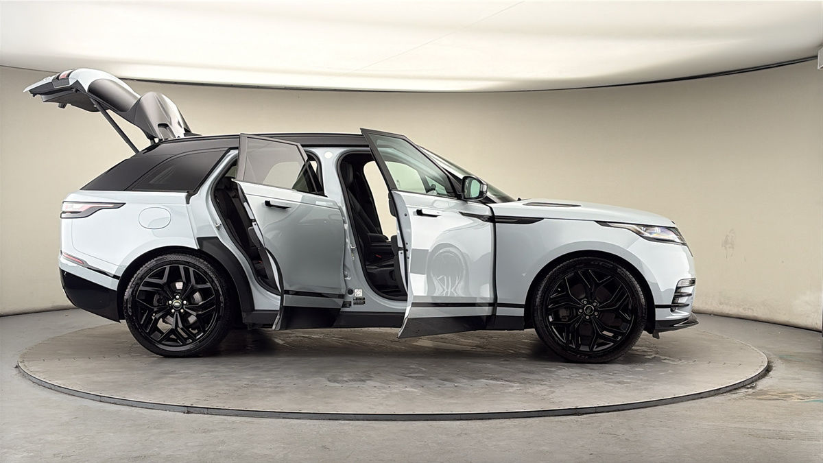 More views of Land Rover Range Rover Velar
