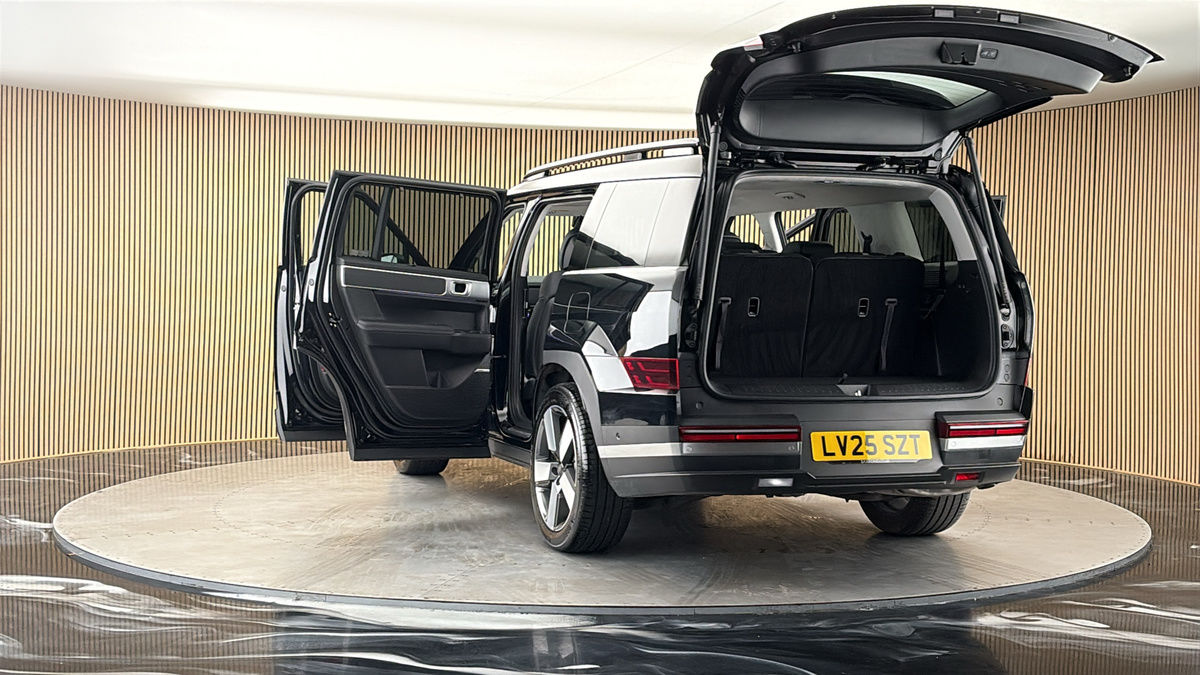 More views of Hyundai Santa Fe