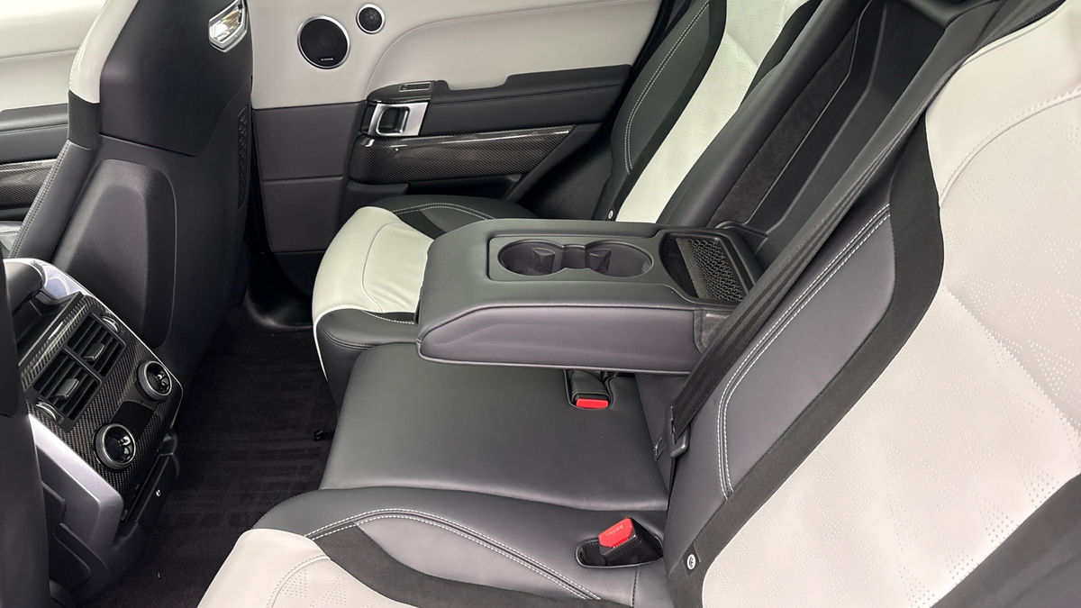 Land Rover Range Rover Sport Image 9