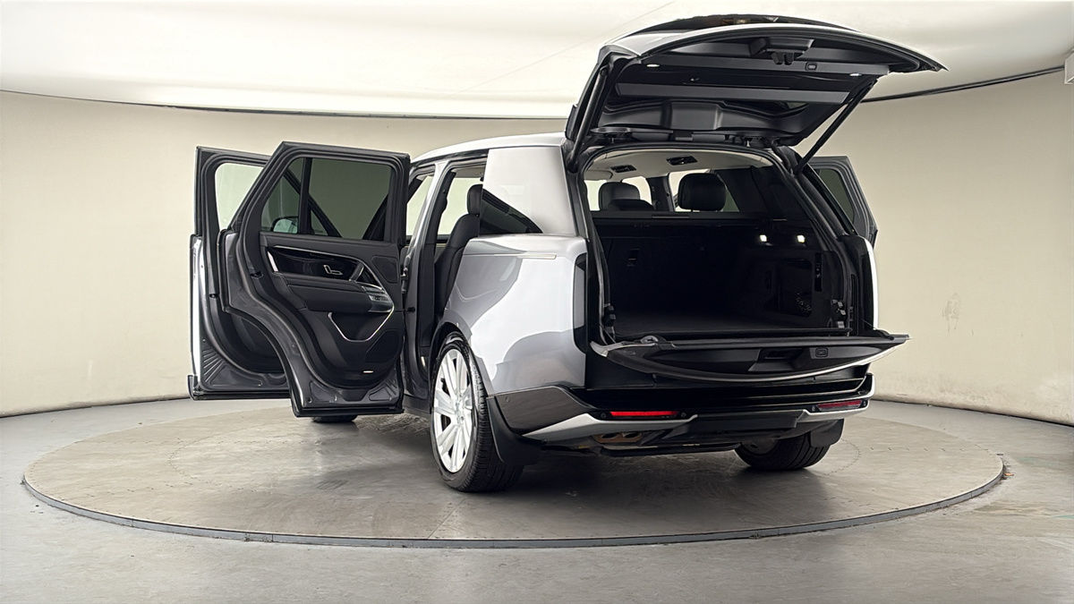 More views of Land Rover Range Rover