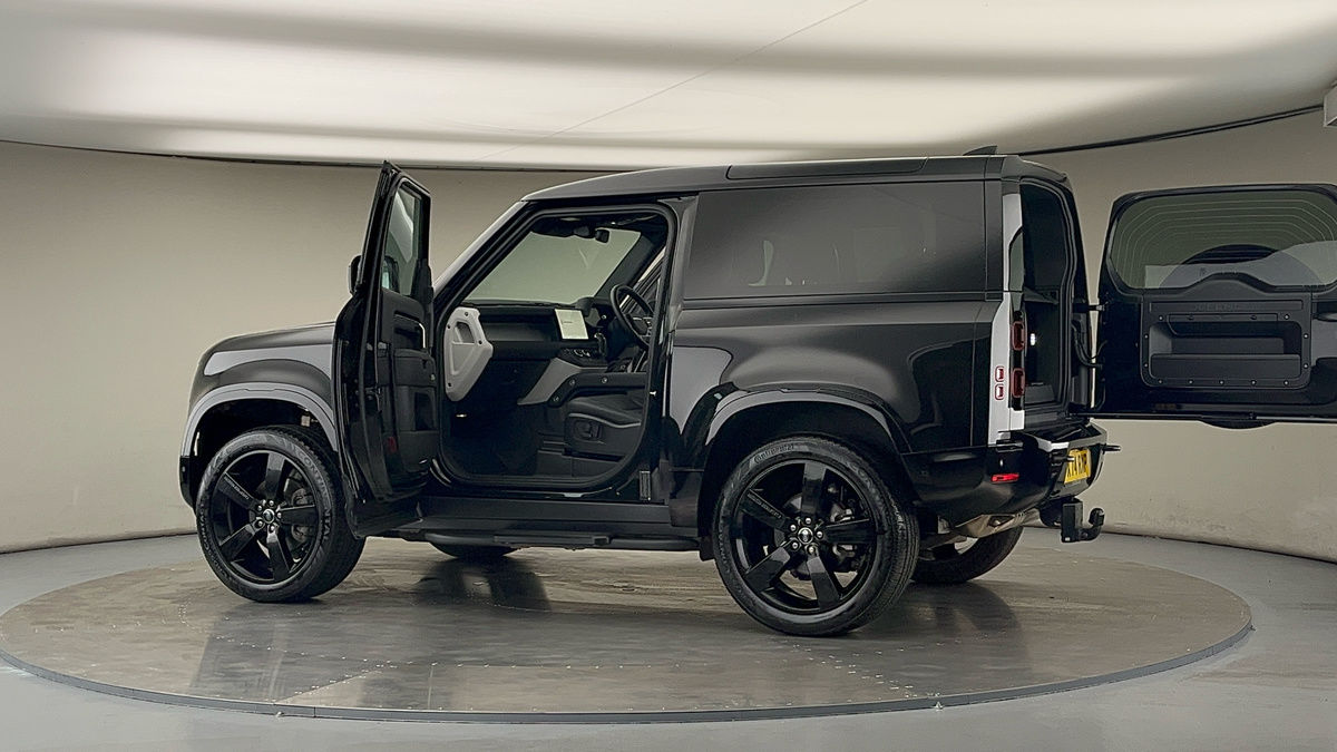 More views of Land Rover Defender 90