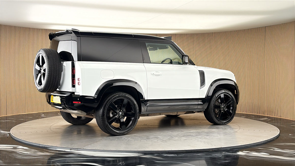 More views of Land Rover Defender 90