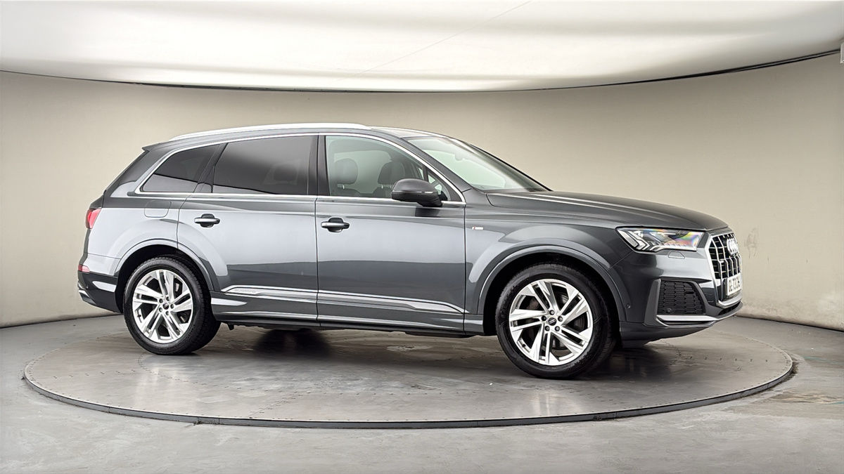 More views of Audi Q7