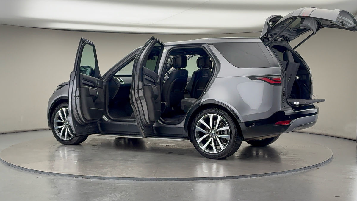 More views of Land Rover Discovery