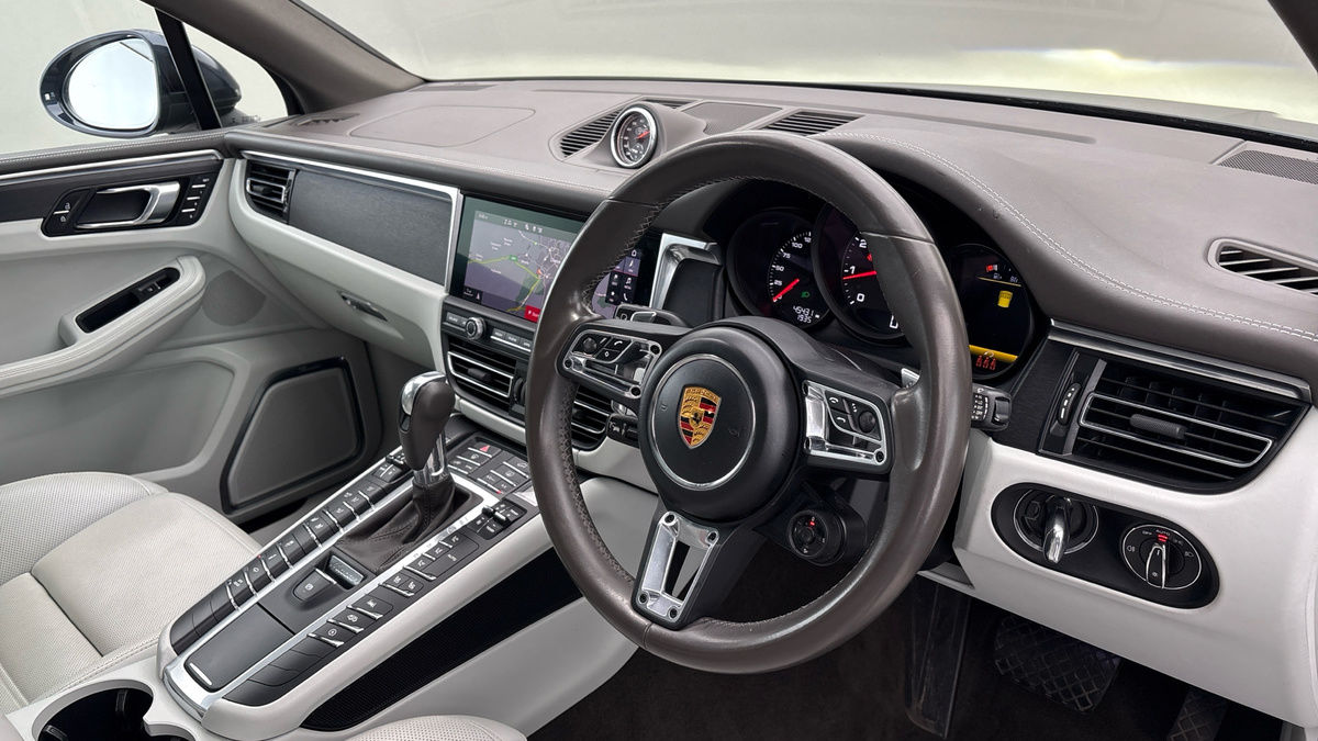Porsche Macan Image 5