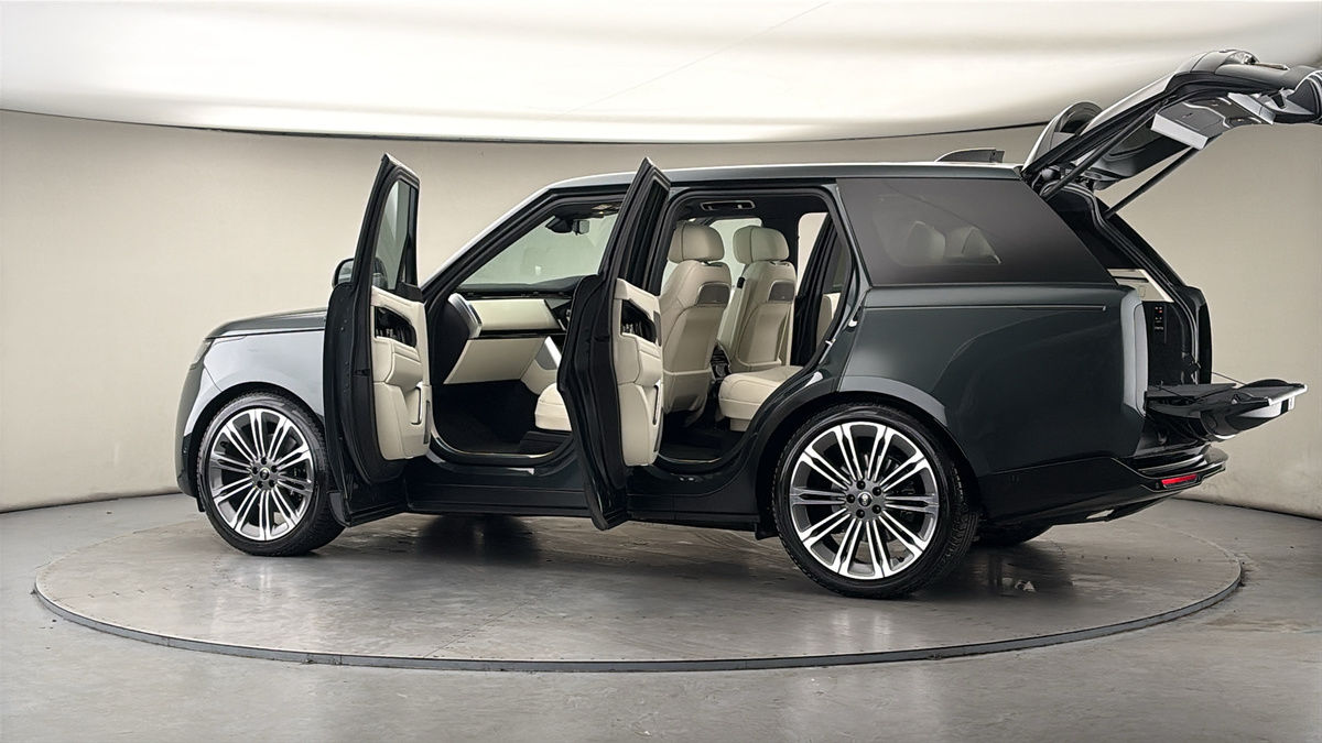 More views of Land Rover Range Rover