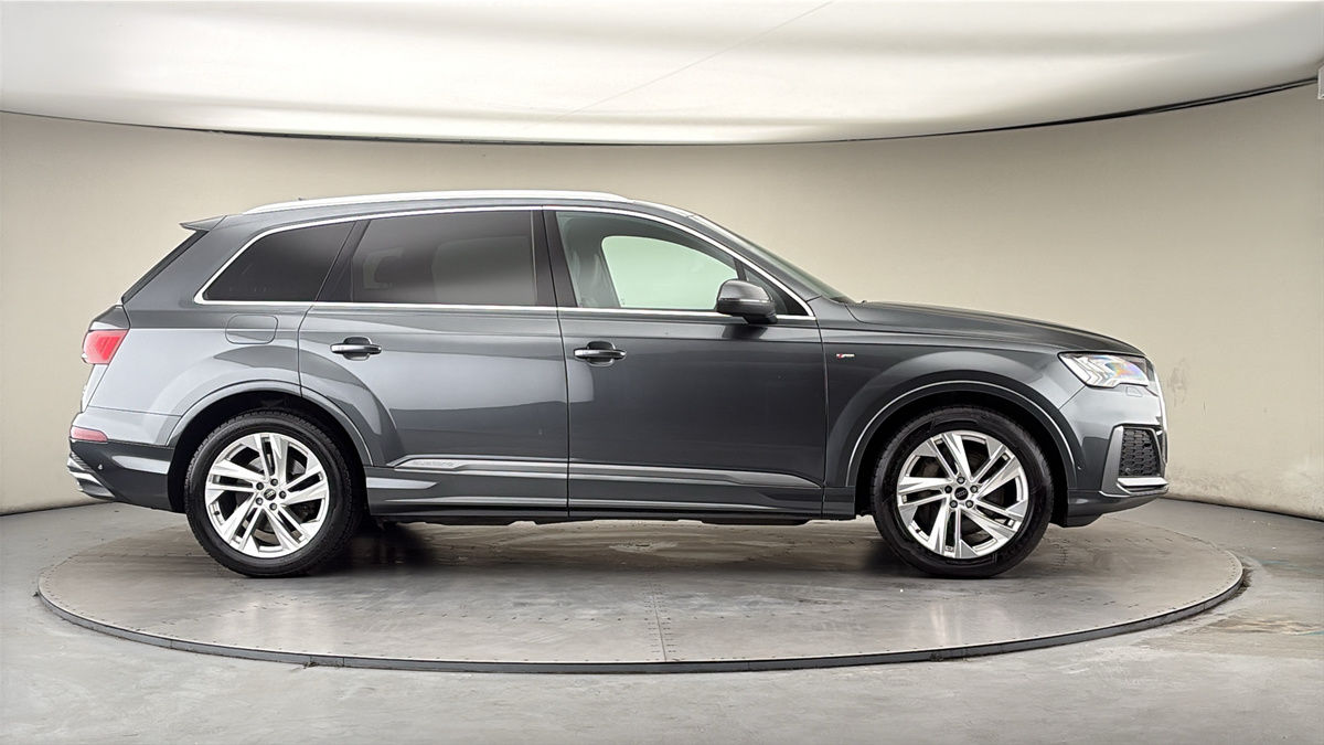 More views of Audi Q7