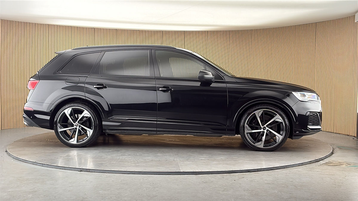 More views of Audi SQ7
