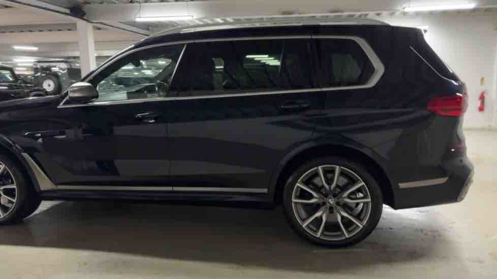 More views of BMW X7