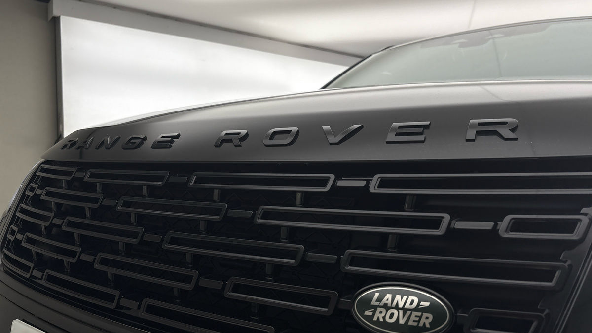 Land Rover Range Rover Velar Image 24