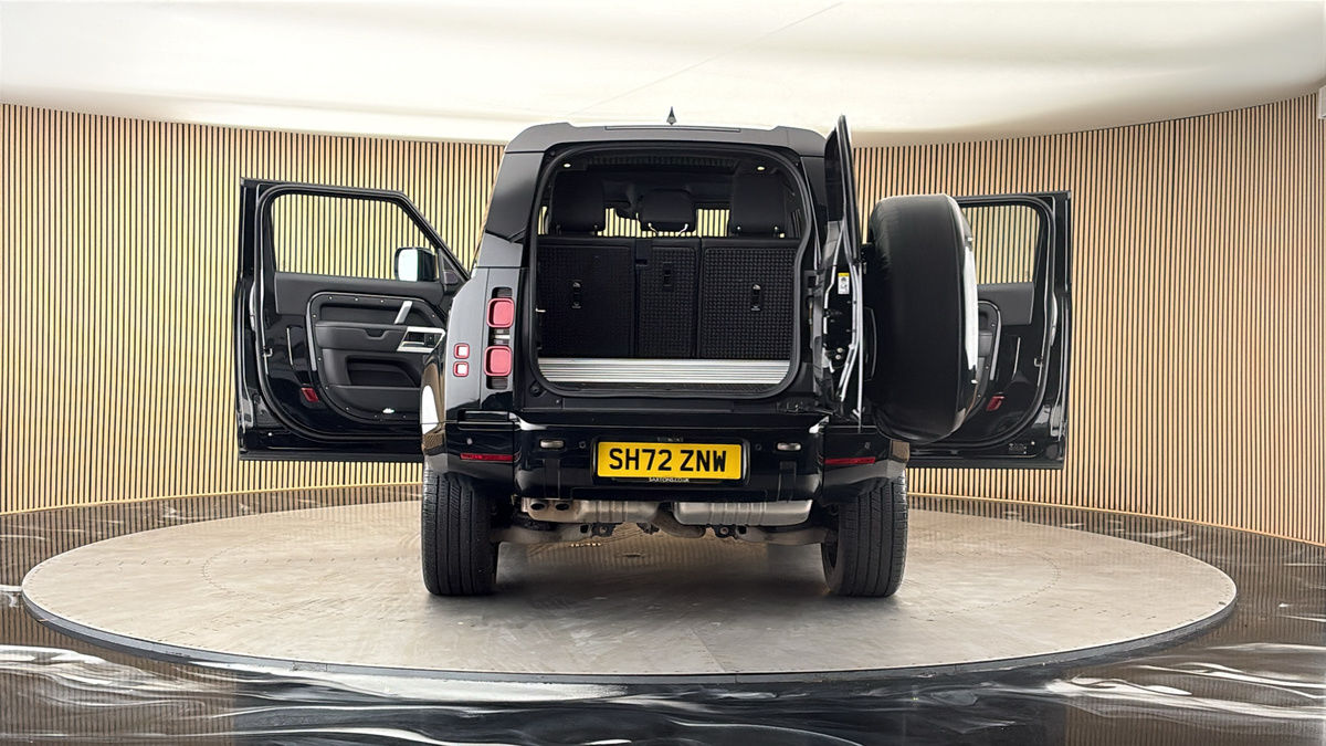 More views of Land Rover Defender 90
