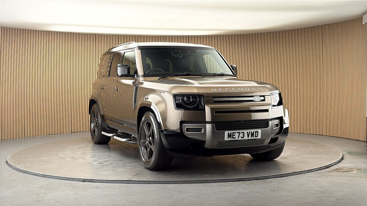 More views of Land Rover Defender 110