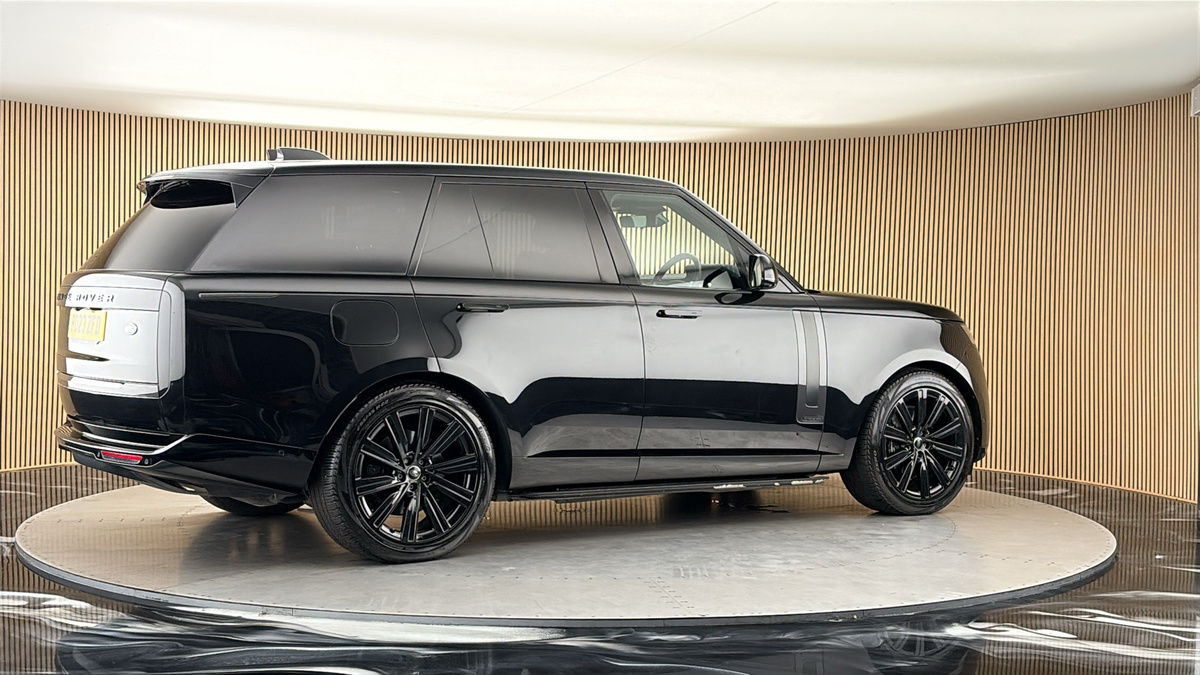More views of Land Rover Range Rover