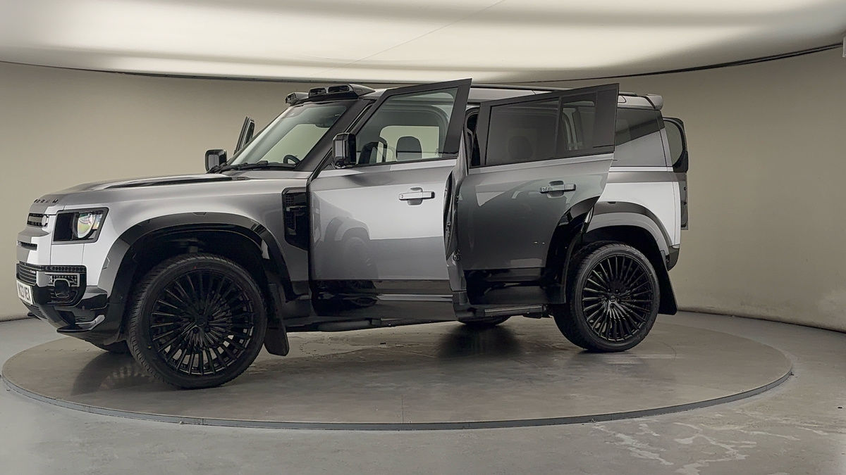 More views of Land Rover Defender 110