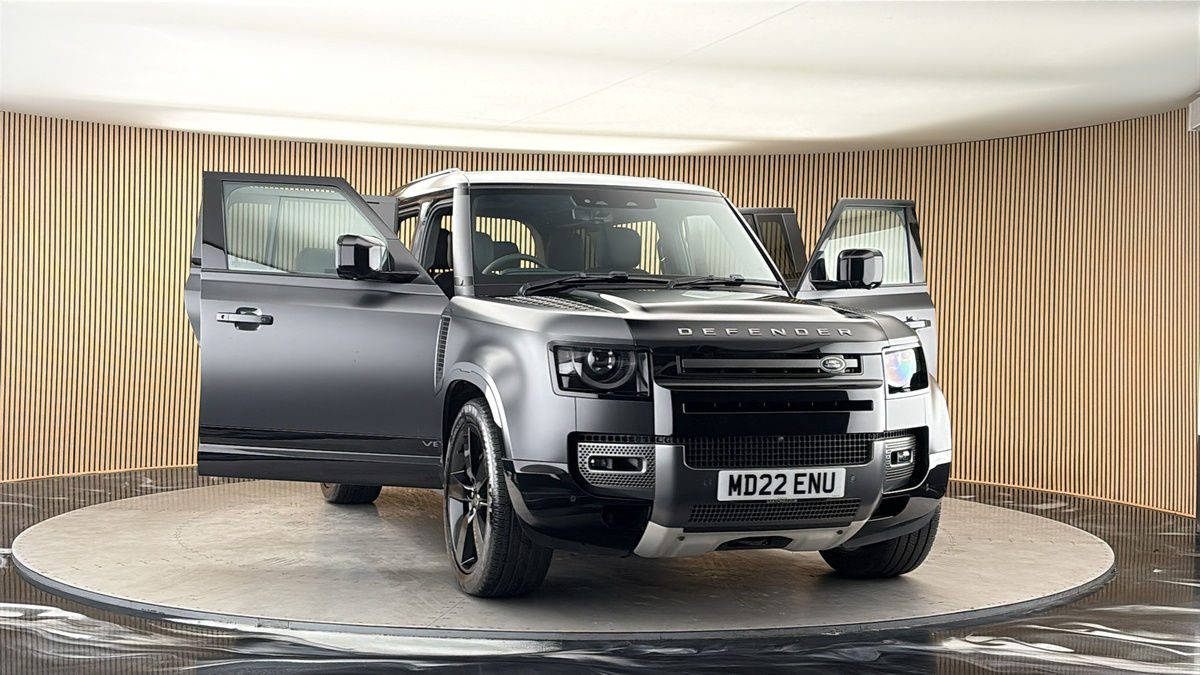More views of Land Rover Defender 110