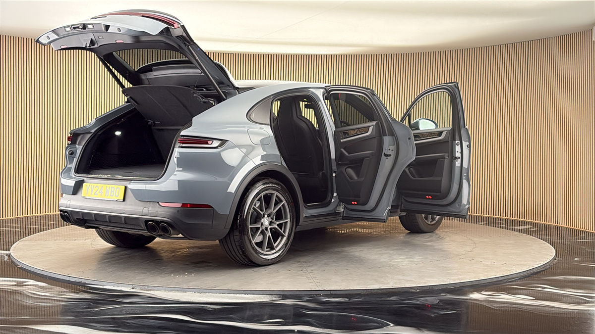 More views of Porsche Cayenne