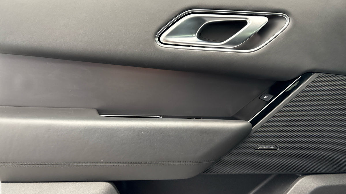 Land Rover Range Rover Velar Image 19