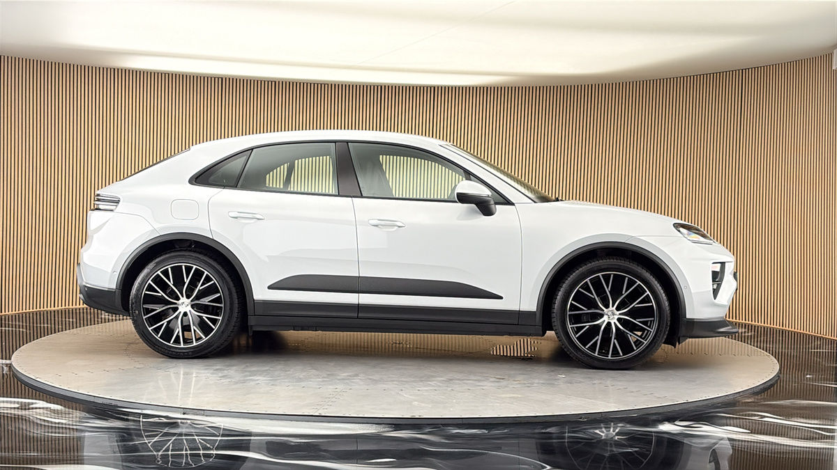 More views of Porsche Macan