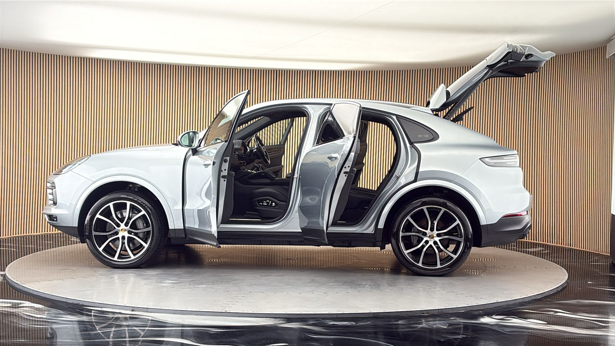 More views of Porsche Cayenne