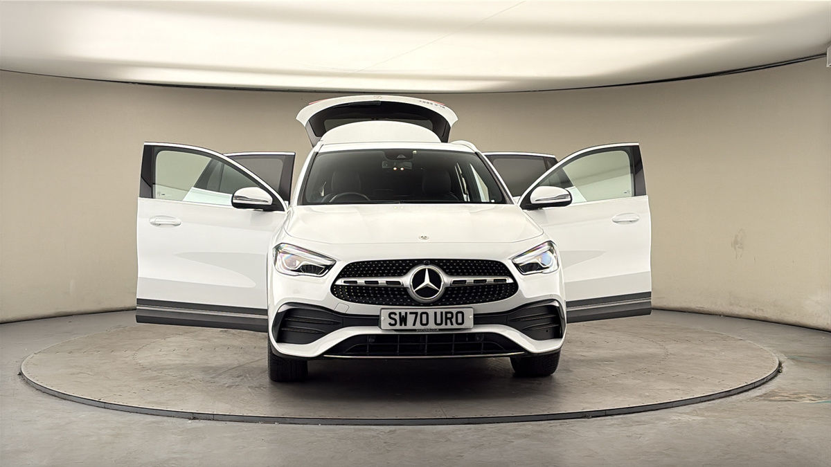 More views of Mercedes-Benz GLA