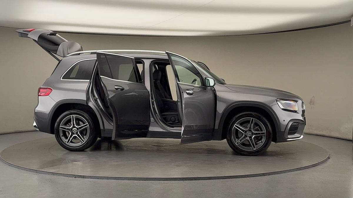 More views of Mercedes-Benz GLB