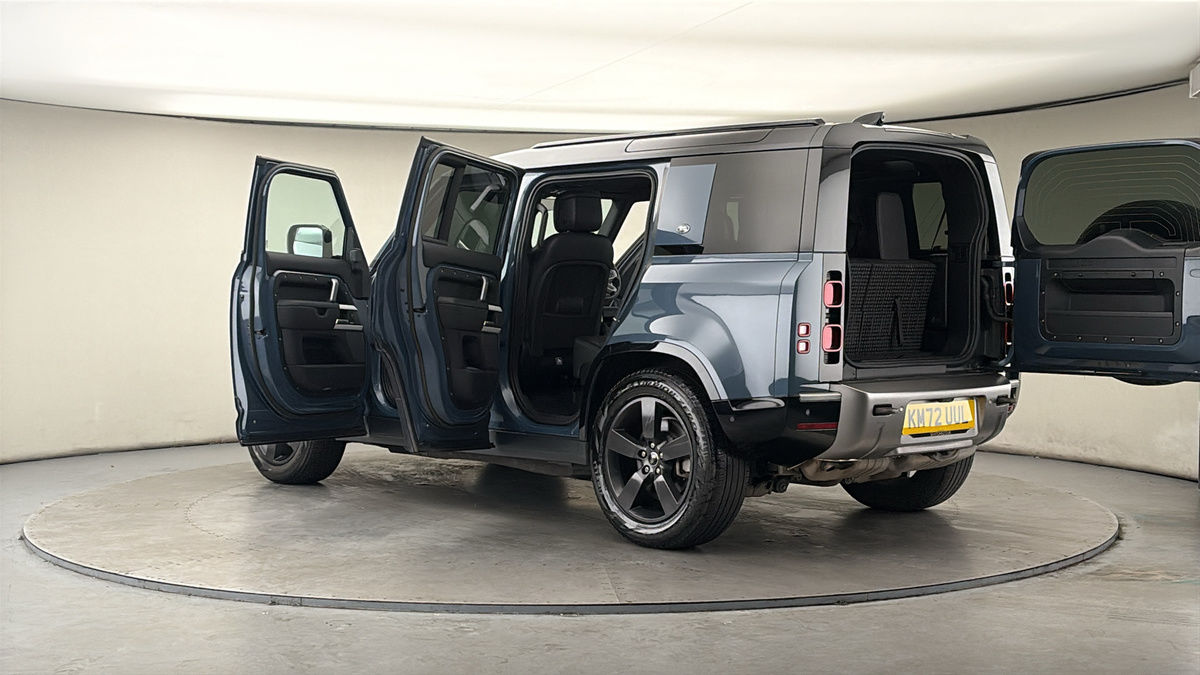 More views of Land Rover Defender 110