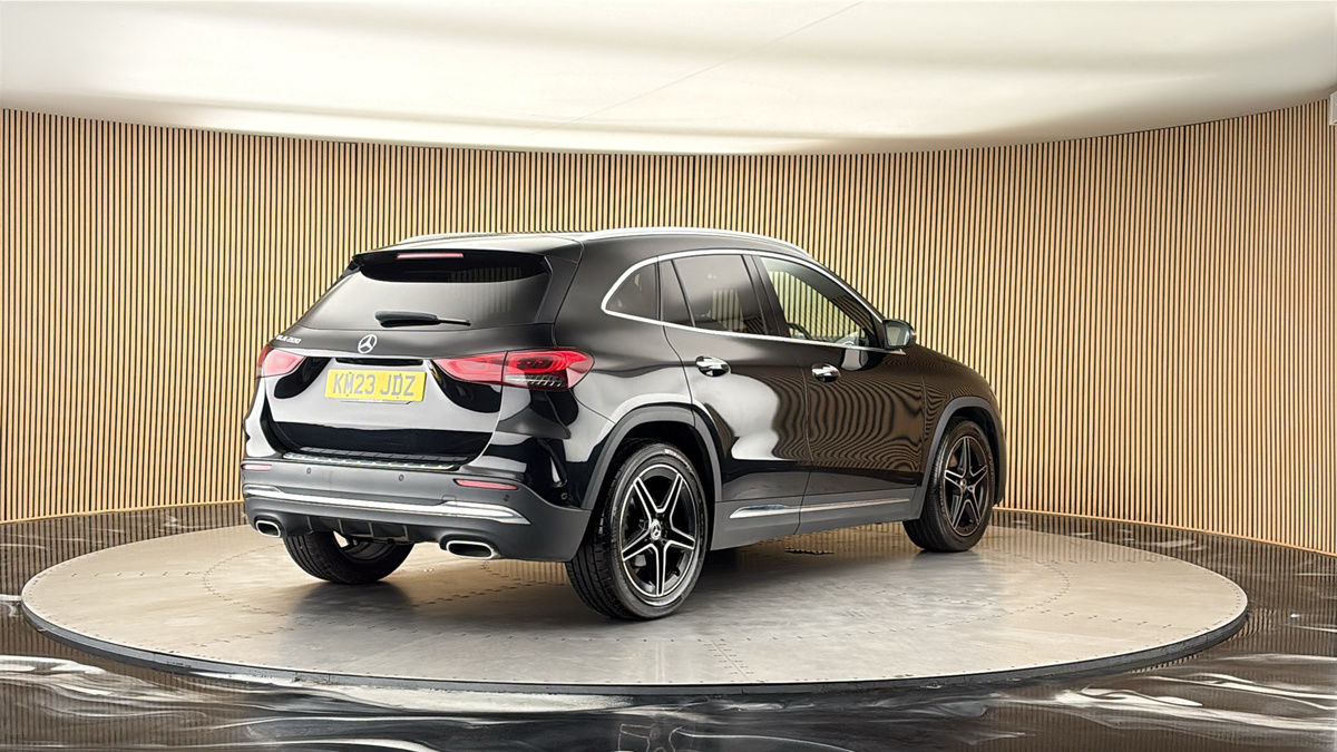 More views of Mercedes-Benz GLA