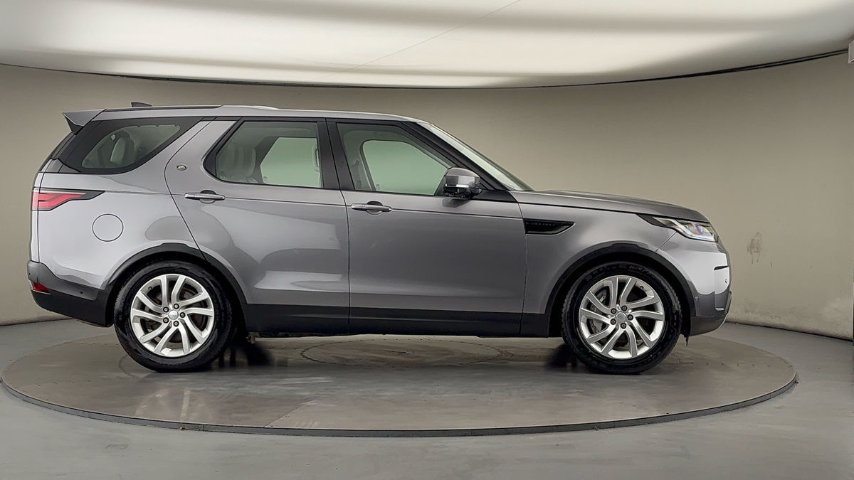 Land Rover Discovery Image 16