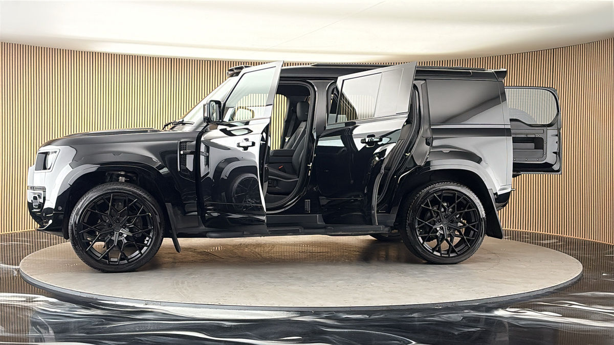 More views of Land Rover Defender 110