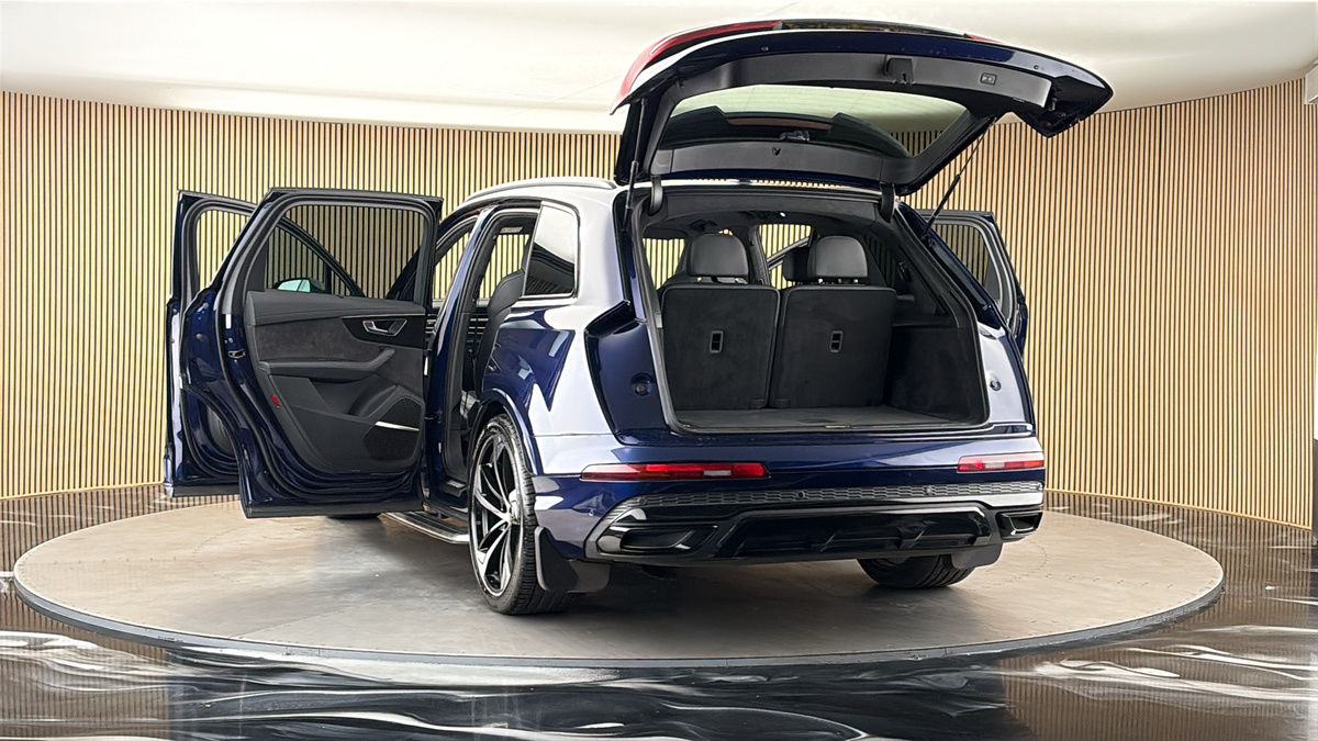 More views of Audi Q7