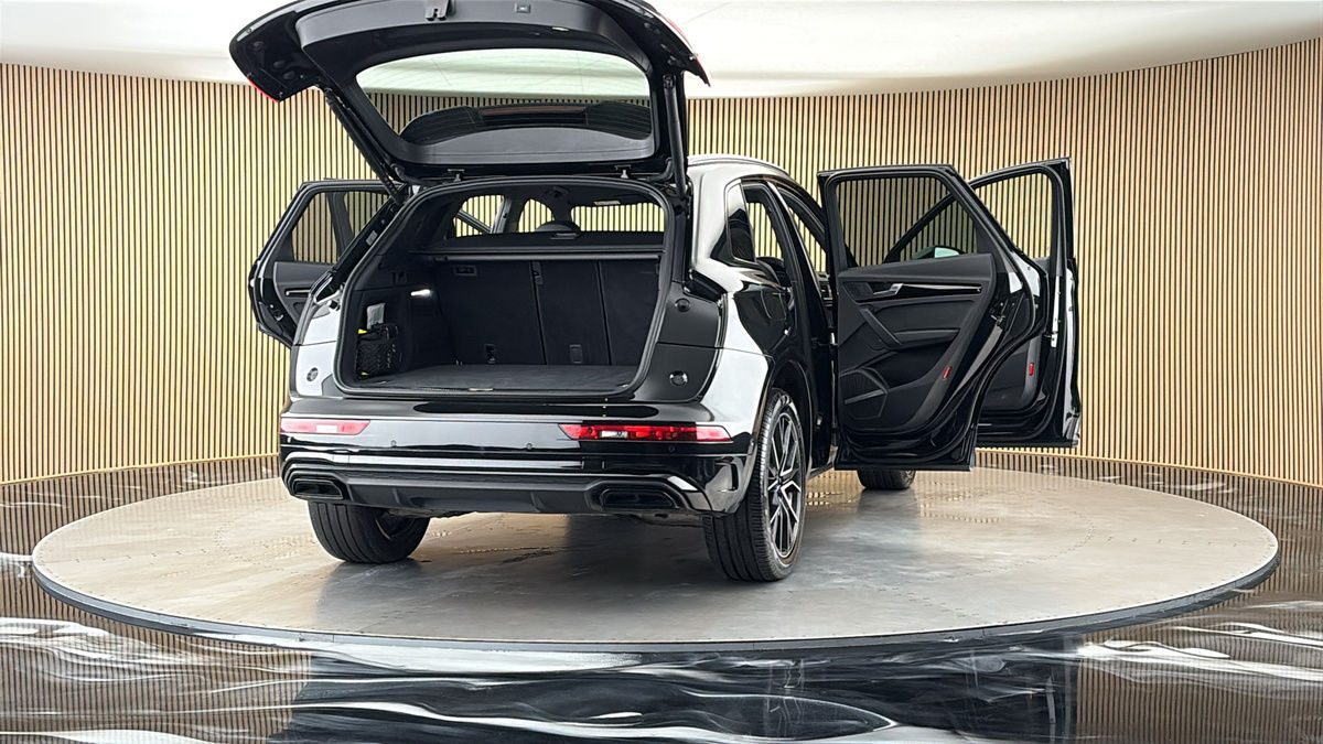 More views of Audi Q5