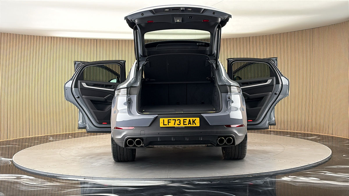 More views of Porsche Cayenne