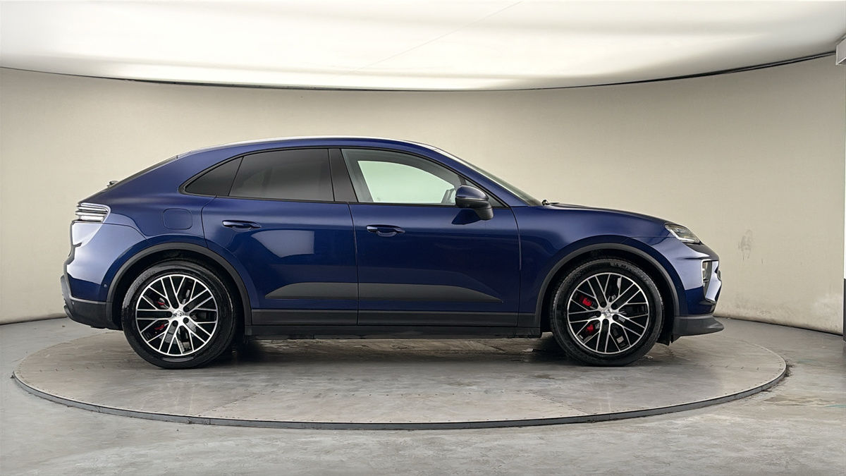 Porsche Macan Image 16
