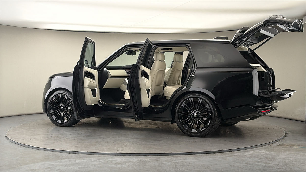 More views of Land Rover Range Rover