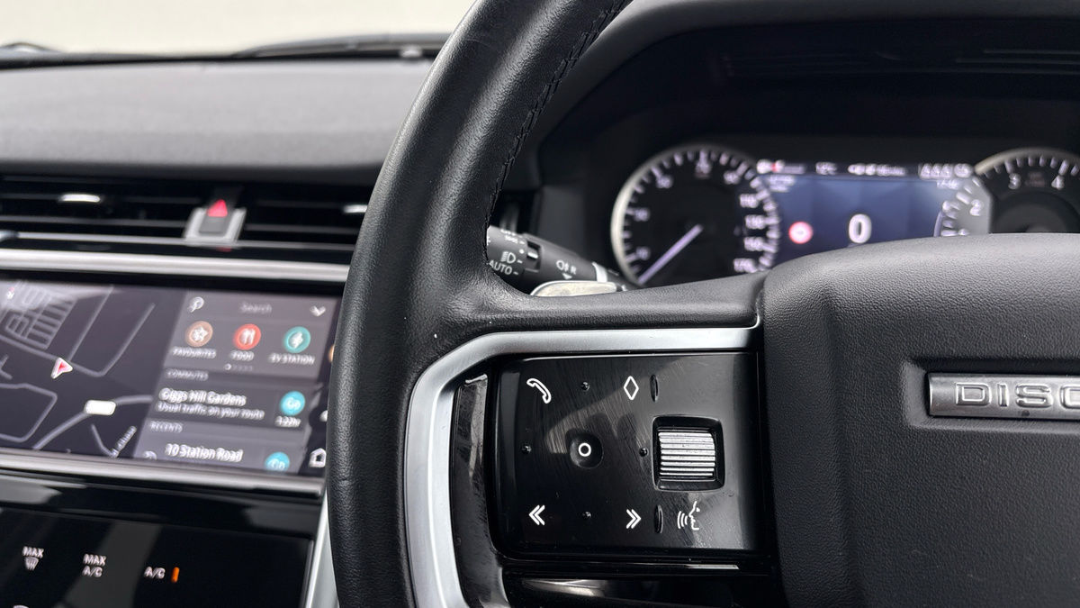 Land Rover Discovery Sport Image 13